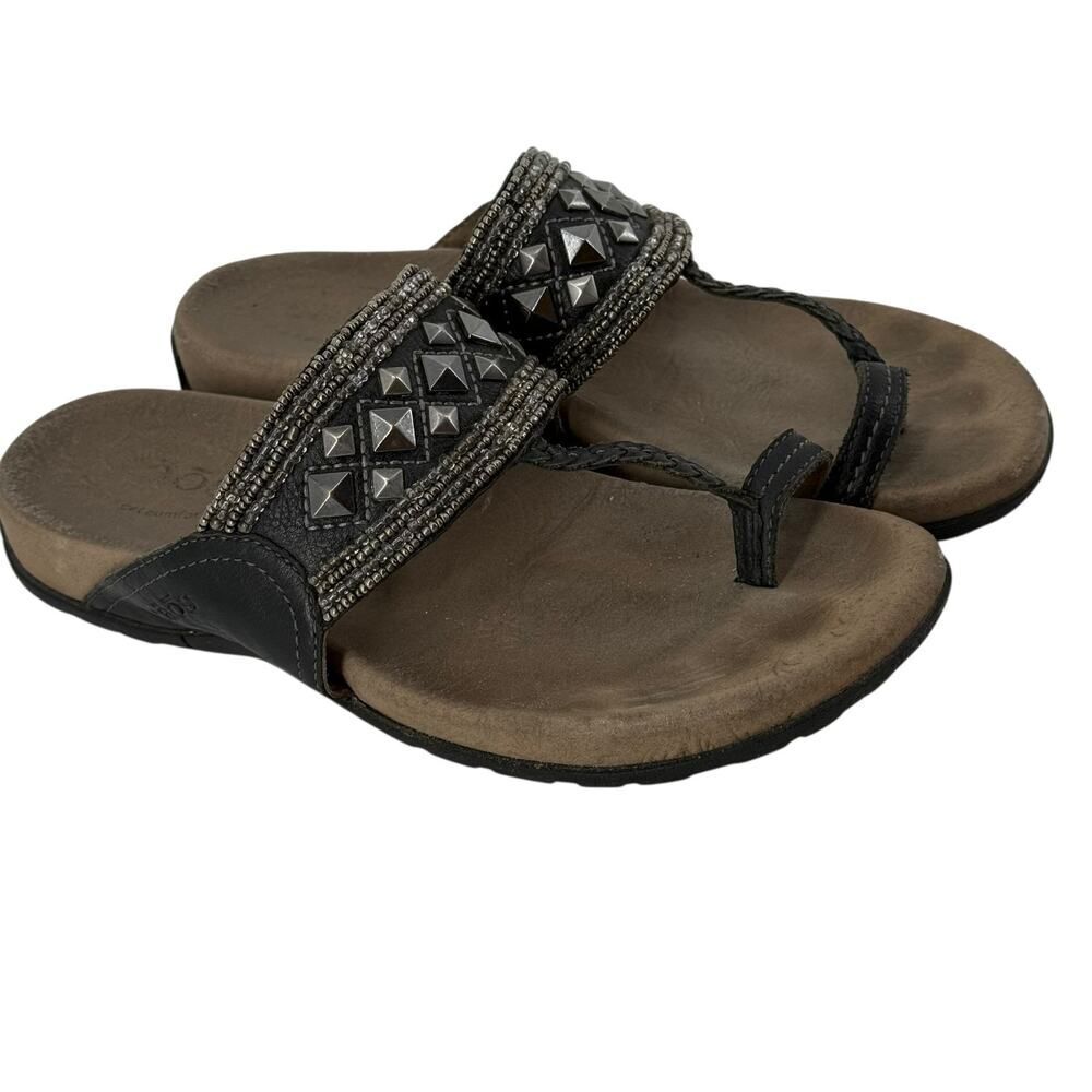 Taos Genie Black Metallic Embellished Toe Thong Sandals Womens Size 6 Comfort